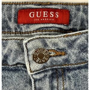 GUESS Women’s Jeans Size 32 Classic Mom Light Wash denim High waist fit